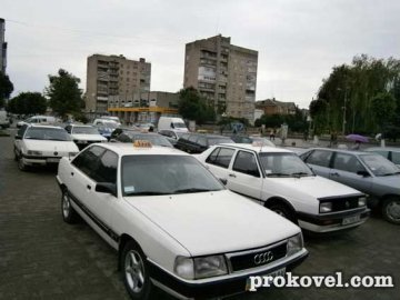 У Ковелі таксисти заявили, що готові перекрити трасу на Варшаву
