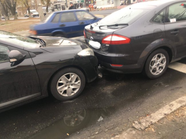 У Луцьку – аварія за участю трьох автомобілів. ФОТО