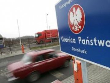 Митники не пускають без офіційних пояснень в Польщу наші вантажівки, - підприємці