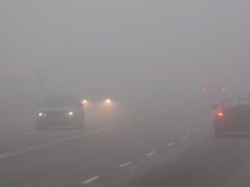 Водіїв закликають бути уважними: Україну накриє густий туман