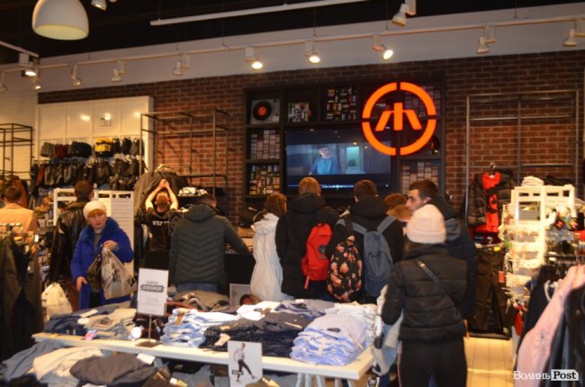 «Чорна п’ятниця» в ТРЦ «ПортCity». ФОТОРЕПОРТАЖ