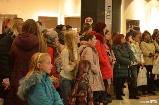 «Чорна п’ятниця» в ТРЦ «ПортCity». ФОТОРЕПОРТАЖ