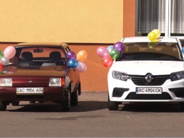 Дві амбулаторії під Луцьком отримали нові автомобілі. ВІДЕО