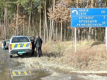 Волинських поліцейських на кордоні попросили не брати хабарі