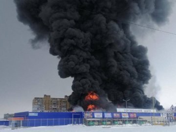 Під час масштабної пожежі в «Епіцентрі» на Миколаївщині постраждали четверо працівників