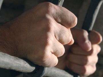 Володимирського міліціонера засудили за хабарництво
