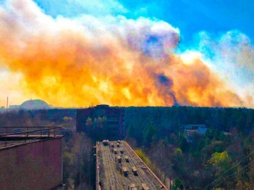 Пожежа в Чорнобилі: вогонь впритул дістався до найнебезпечніших об'єктів ЧАЕС