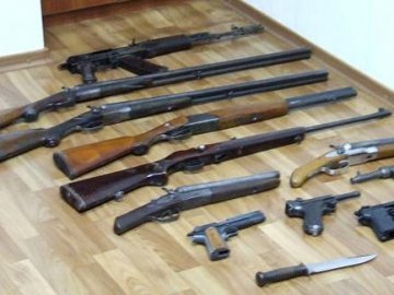 На Волині викрили незаконний продаж зброї