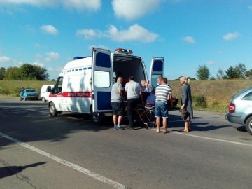 У Нововолинську ДТП: водія скутера забрала швидка. ФОТО