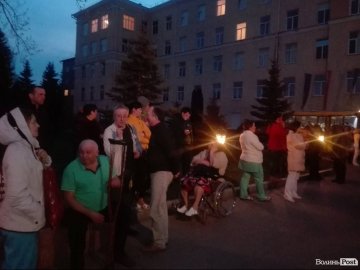 Через «замінування» лікарні у Луцьку евакуювали понад сімсот хворих