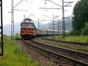 У Львові двоє людей потрапили під колеса потяга