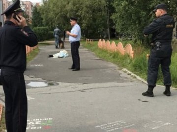 В Росії перехожий порізав ножем 8 людей