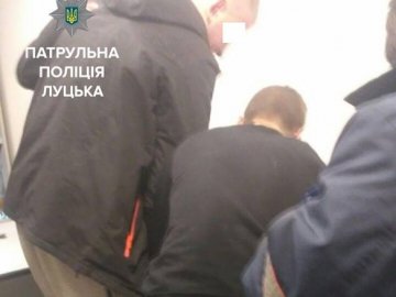 У Луцьку охороні та поліції довелося відбивати затриманих у «групи підтримки»