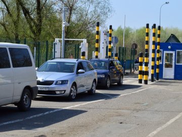 На кордоні з Угорщиною повніcтю відновили роботу 4 пункти пропуску