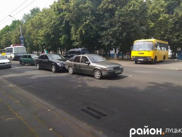 Аварія у Луцьку: зіткнулись Mercedes і Opel