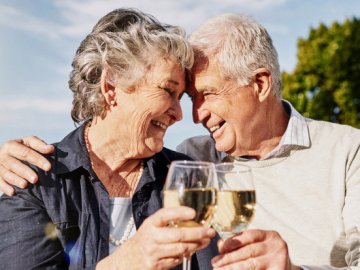 Вчені виявили користь алкоголю для пенсіонерів