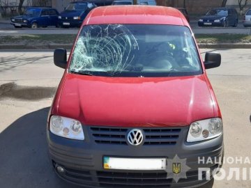 У Луцьку на вулиці Кравчука автомобіль збив пішохода