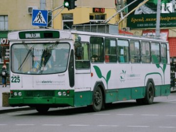 Лучани просять продовжити термін дії проїзних у тролейбусах