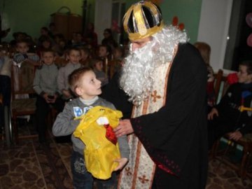 У Нововолинську шукають помічників Святого Миколая