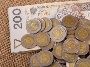 В Польщі хочуть обкласти багатих податками 