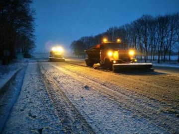 Дорожники Волині прозвітували, як прибирали автошляхи від снігу. ВІДЕО