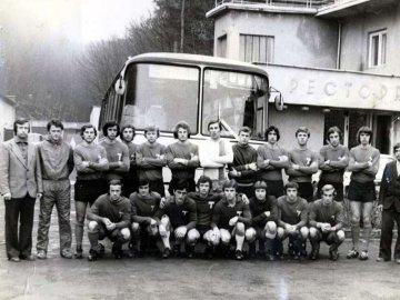 Луцькі футболісти «Торпедо» на зборах у 1978 році. РЕТРОФОТО