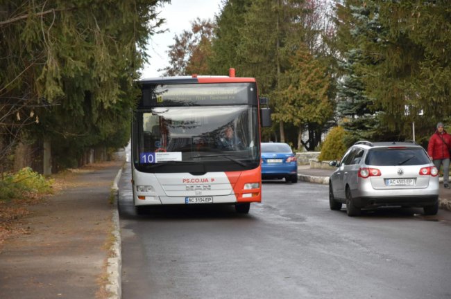 Комфортабельні автобуси MAN виїхали на ще один маршрут у Луцьку. ФОТО