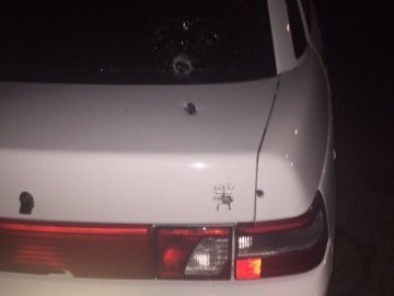 Машину кандидата в нардепи обстріляли та кинули гранату