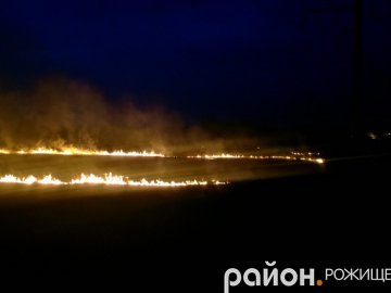 Пожежа в Рожищі: місто накрила димова завіса