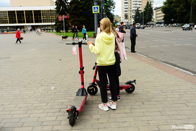 Електросамокати, сервіс оренди яких запрацював у Луцьку, зникнуть з вулиць міста 