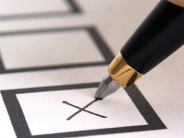 У Луцьку виборець просив бюлетень, щоб проголосувати за іншу людину