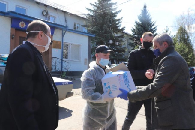 У Нововолинську медики та поліція отримали засоби спецзахисту