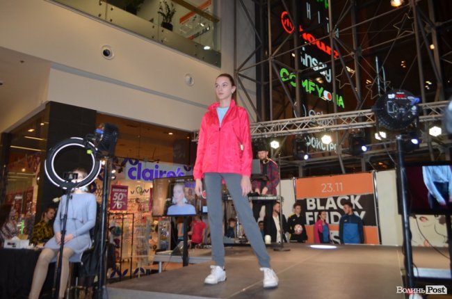 «Чорна п’ятниця» в ТРЦ «ПортCity». ФОТОРЕПОРТАЖ