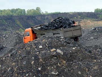 ОБСЄ запевняє, що вугілля з Донбасу вивозять російські вантажівки