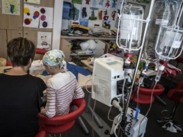 Через бюрократію онкохворі діти залишаються без ліків