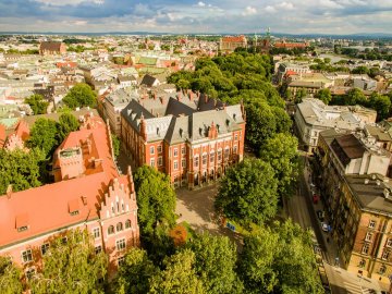 Топ-5 університетів Польщі: вступ та навчання*