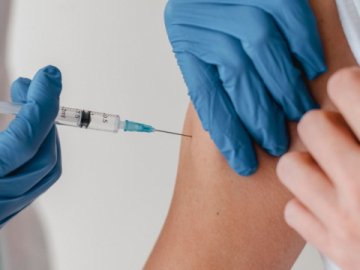 В Україні вакцинуватимуть дітей від коронавірусу