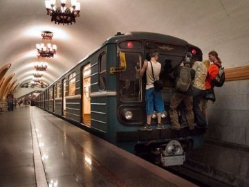 У московському метро ‒ пожежа. ВІДЕО