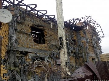Опублікували вражаючі фото зруйнованого селища на Донбасі 