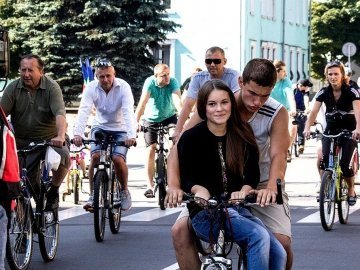 Як у Нововолинську велопробігом відзначали День міста. ФОТО