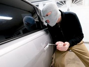 У Ковелі зловмисник скоїв 15 крадіжок з автівок