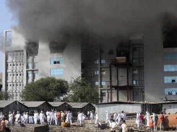 В Індії сталась пожежа в будівлі найбільшого у світі виробника вакцини від COVID-19