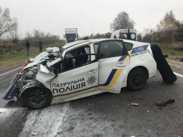 На Одещині в аварію потрапило авто поліції: двоє патрульних – у лікарні