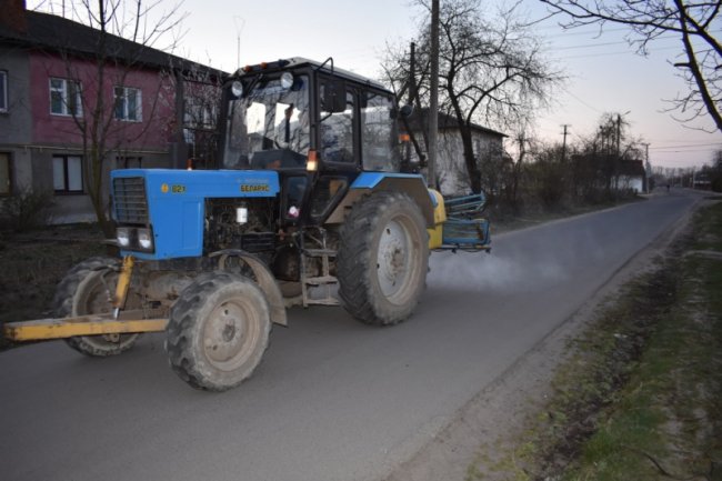 У ще одному волинському містечку провели дезінфекцію вулиць. ФОТО