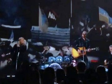На врученні Grammy-2015 показали кадри з Майдану. ВІДЕО