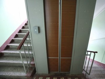 Ліфт, який обірвався у Луцьку і там постраждала дівчина, ймовірно облаштували самовільно