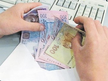 Українцям знизять податки на зарплати