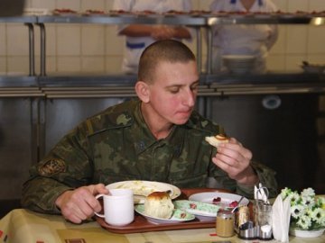 Харчування одного військовослужбовця коштує 67 гривень на добу