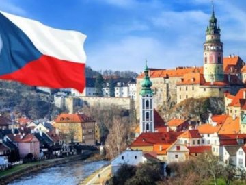 Чехія скасувала загальнонаціональний карантин і відкрила кордони 