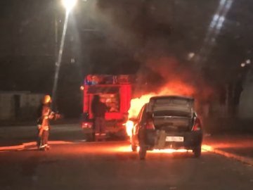 Вночі у Луцьку вщент згоріло таксі: відома причина